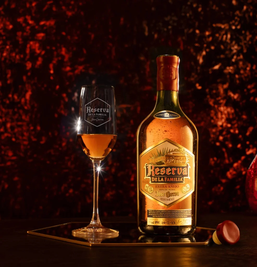 Reserva de la familia extra añejo servido